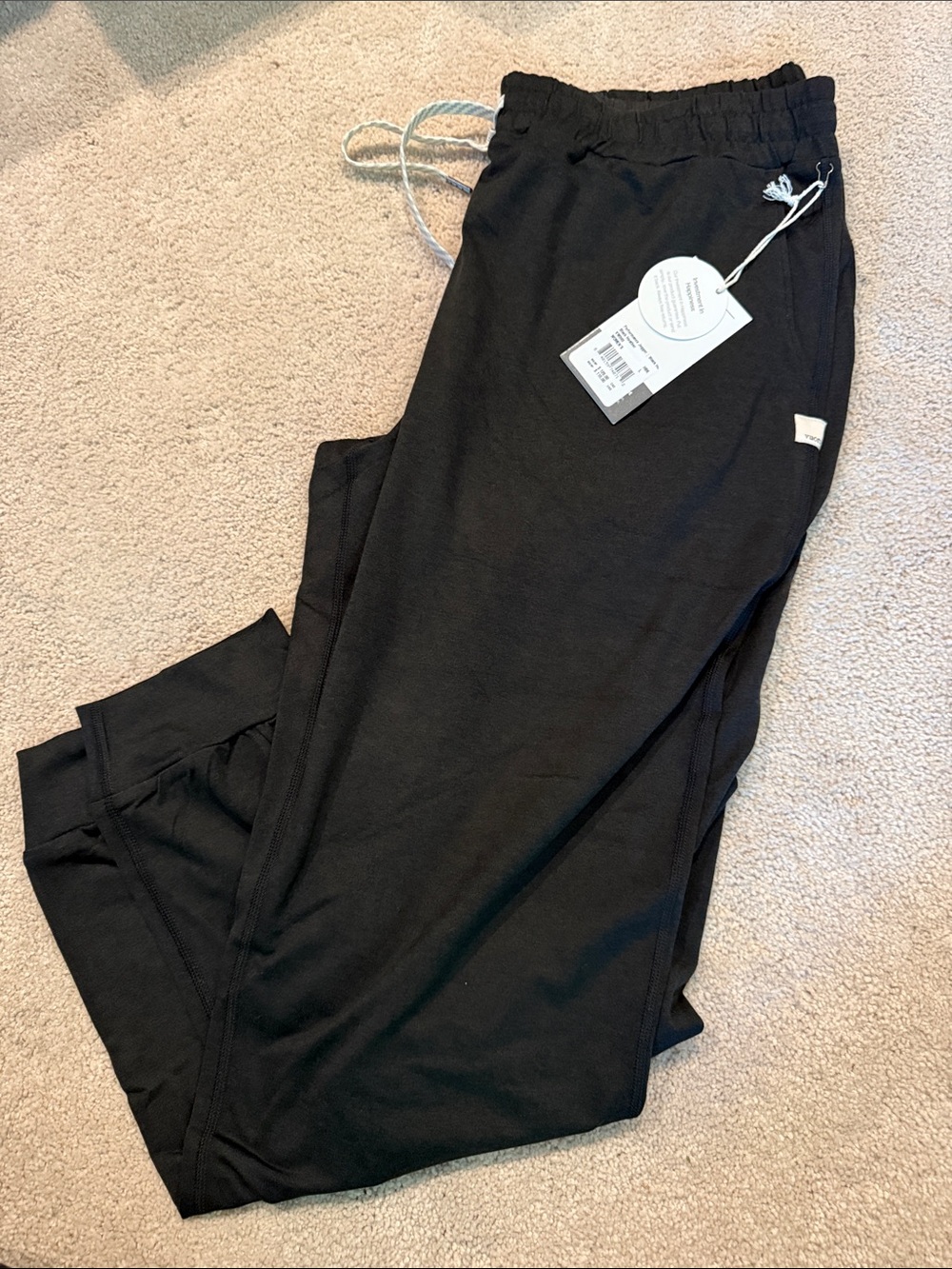 Vuori performance jogger black  heather NWT